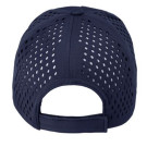 Gorra deportiva con paneles traseros perforados