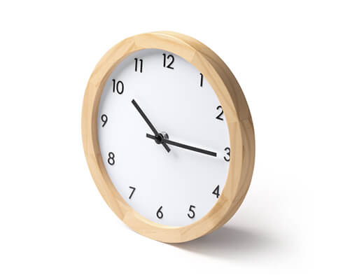 reloj de madera